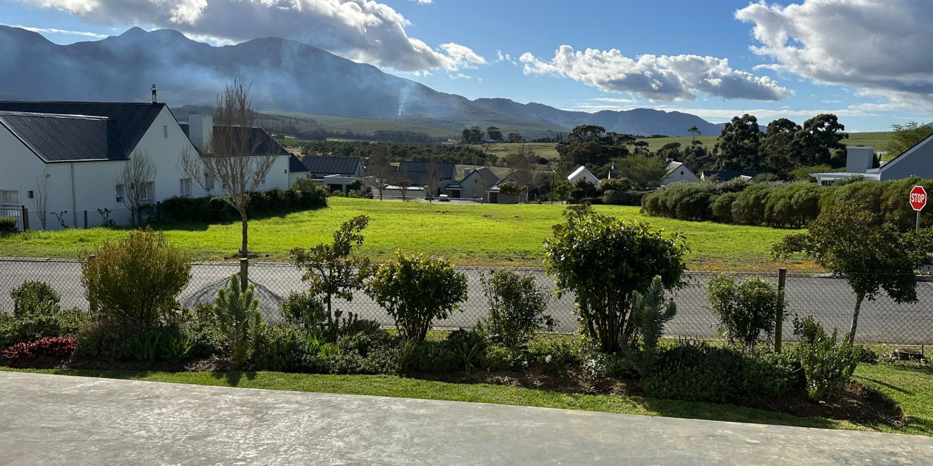 Image 4 of 6