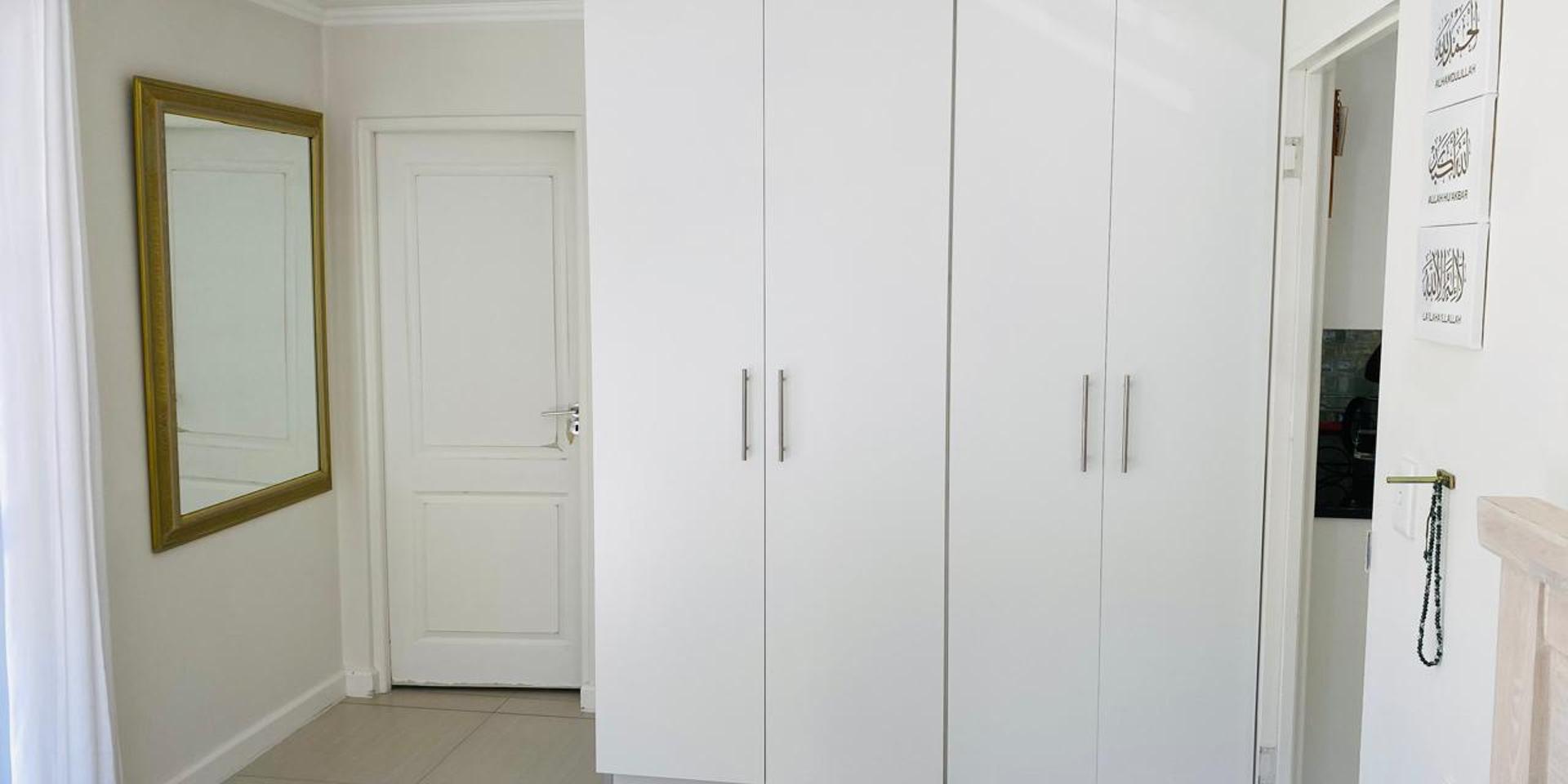 Image 4 of 6