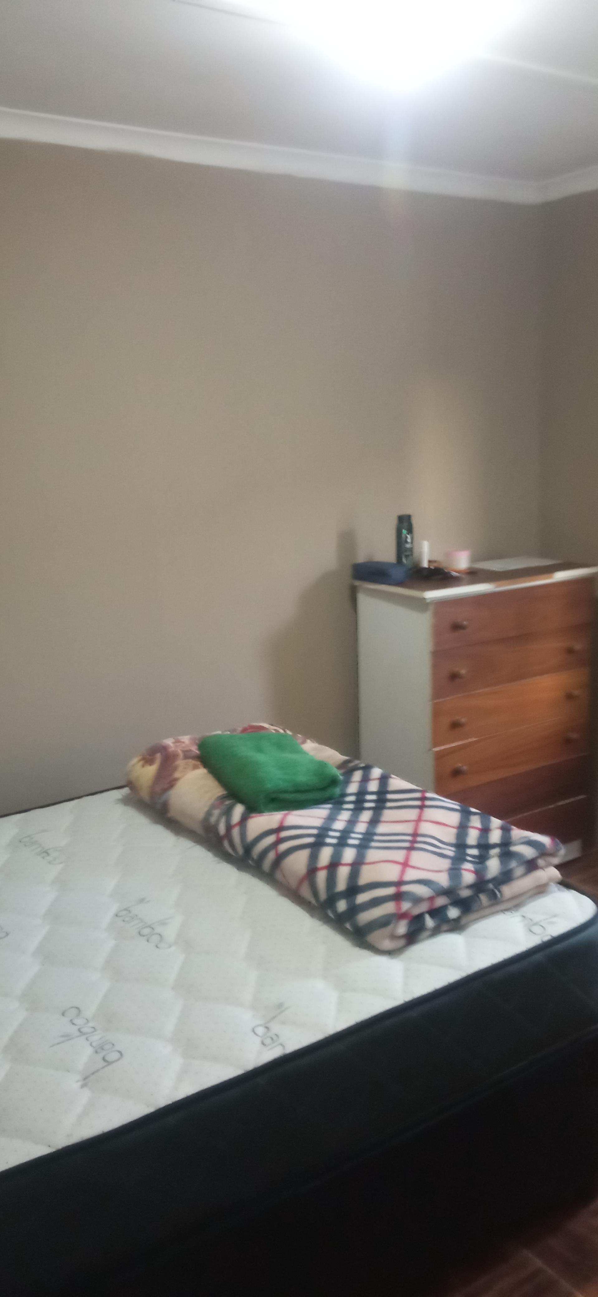 Image 4 of 6