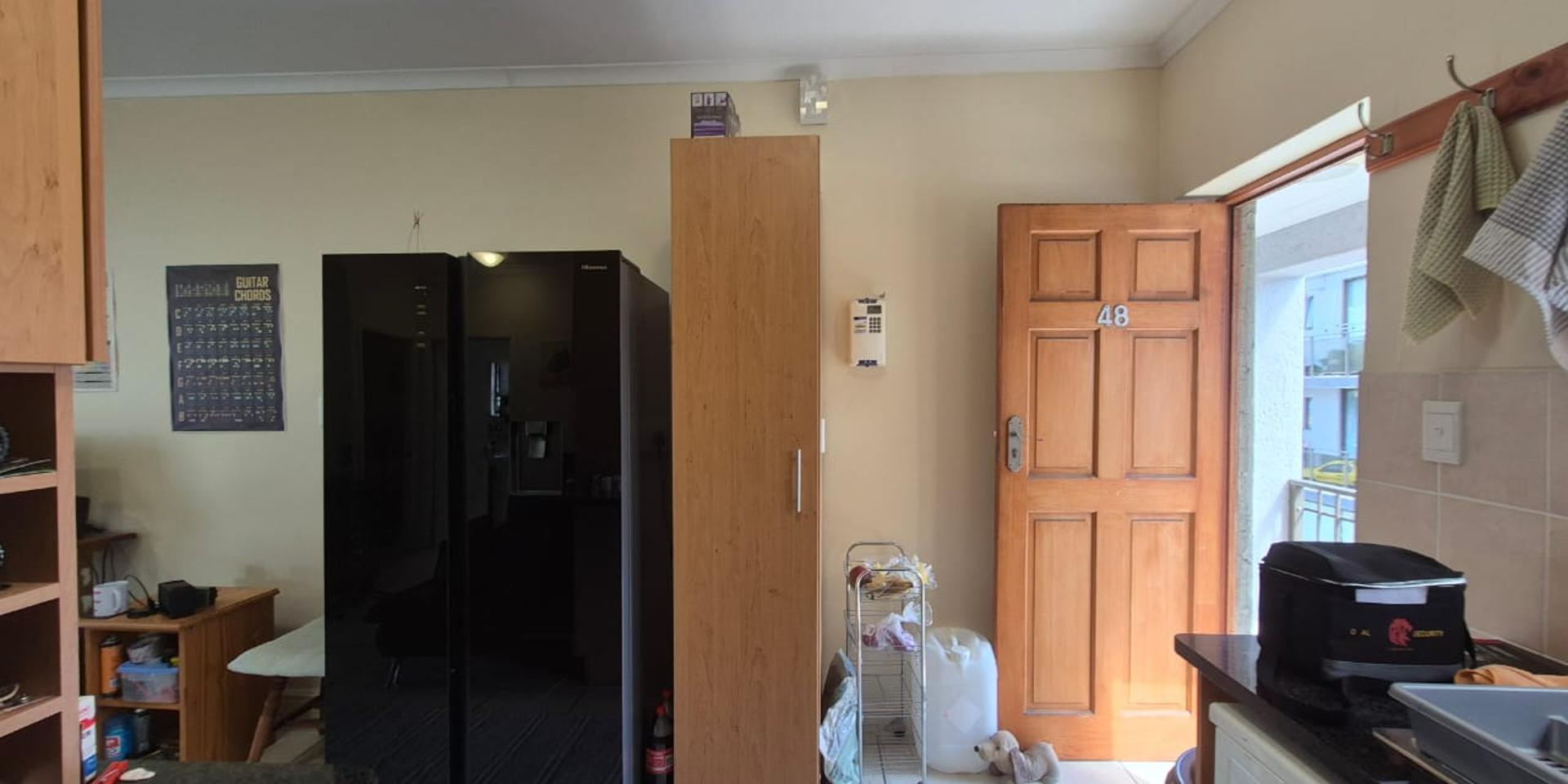 Image 4 of 6