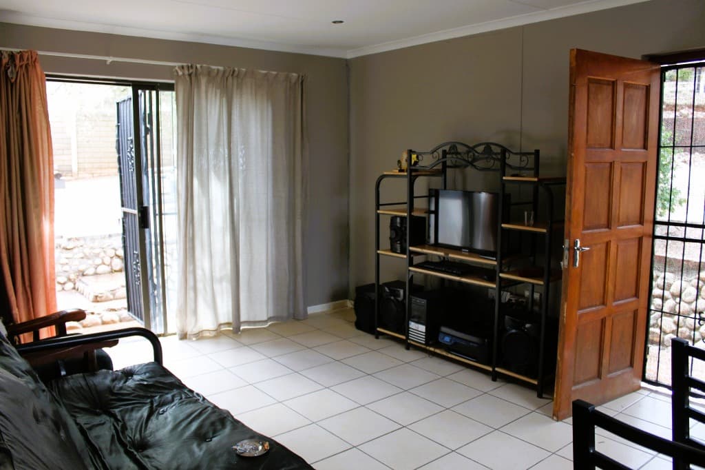 Image 4 of 6