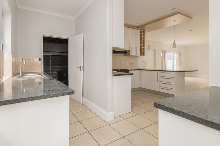 Main property image
