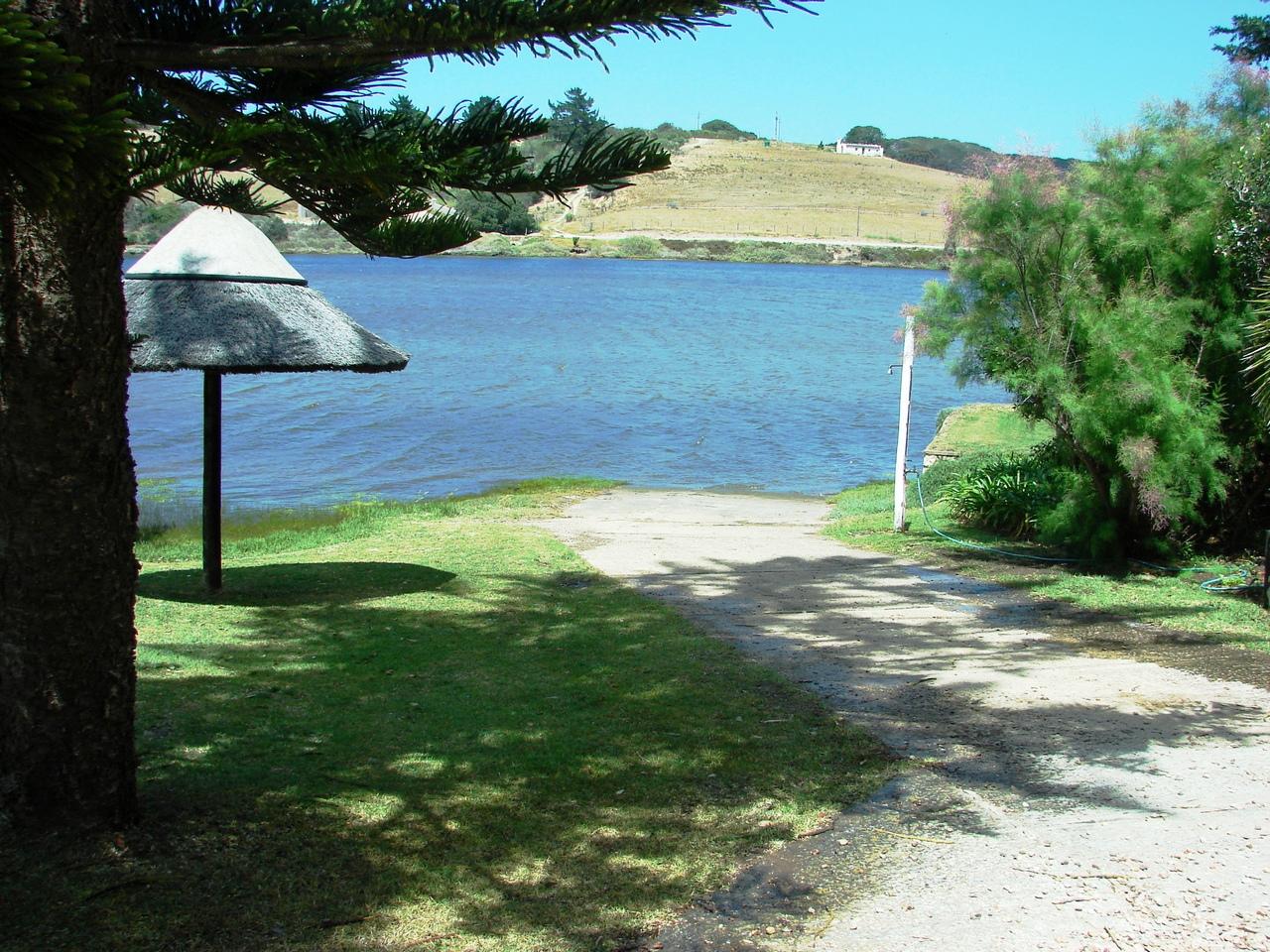 Image 4 of 6