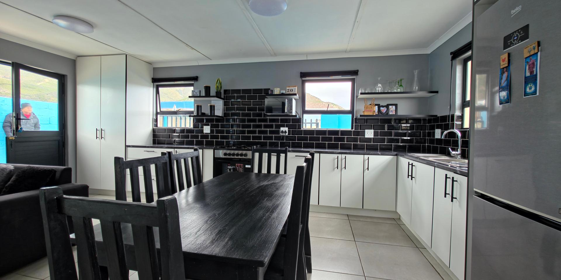 Image 5 of 6