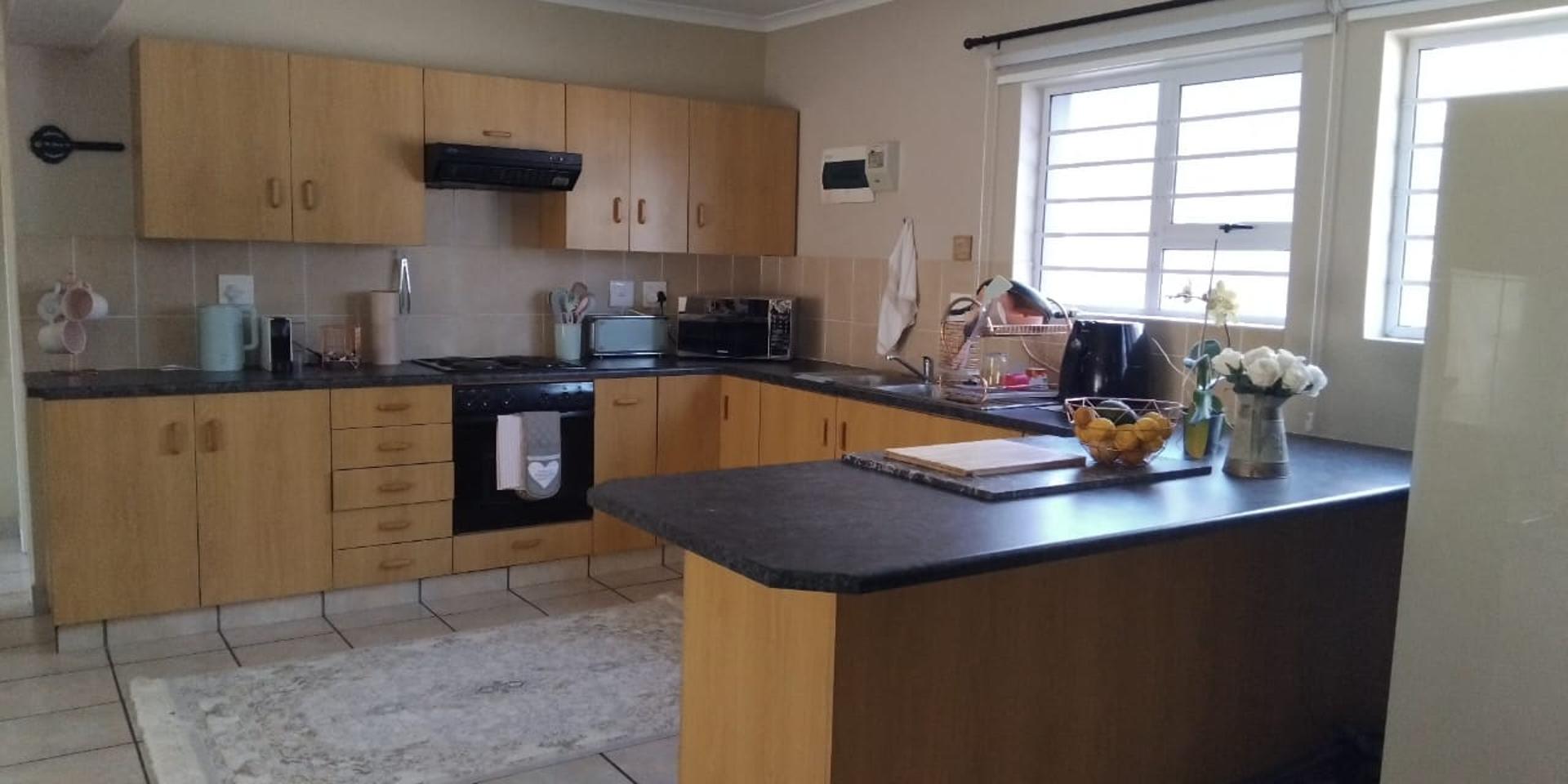Image 3 of 6
