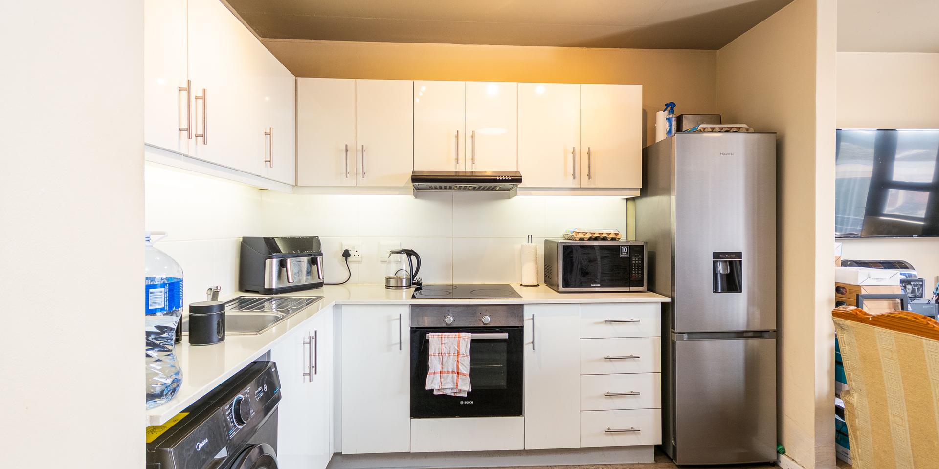 Image 4 of 6