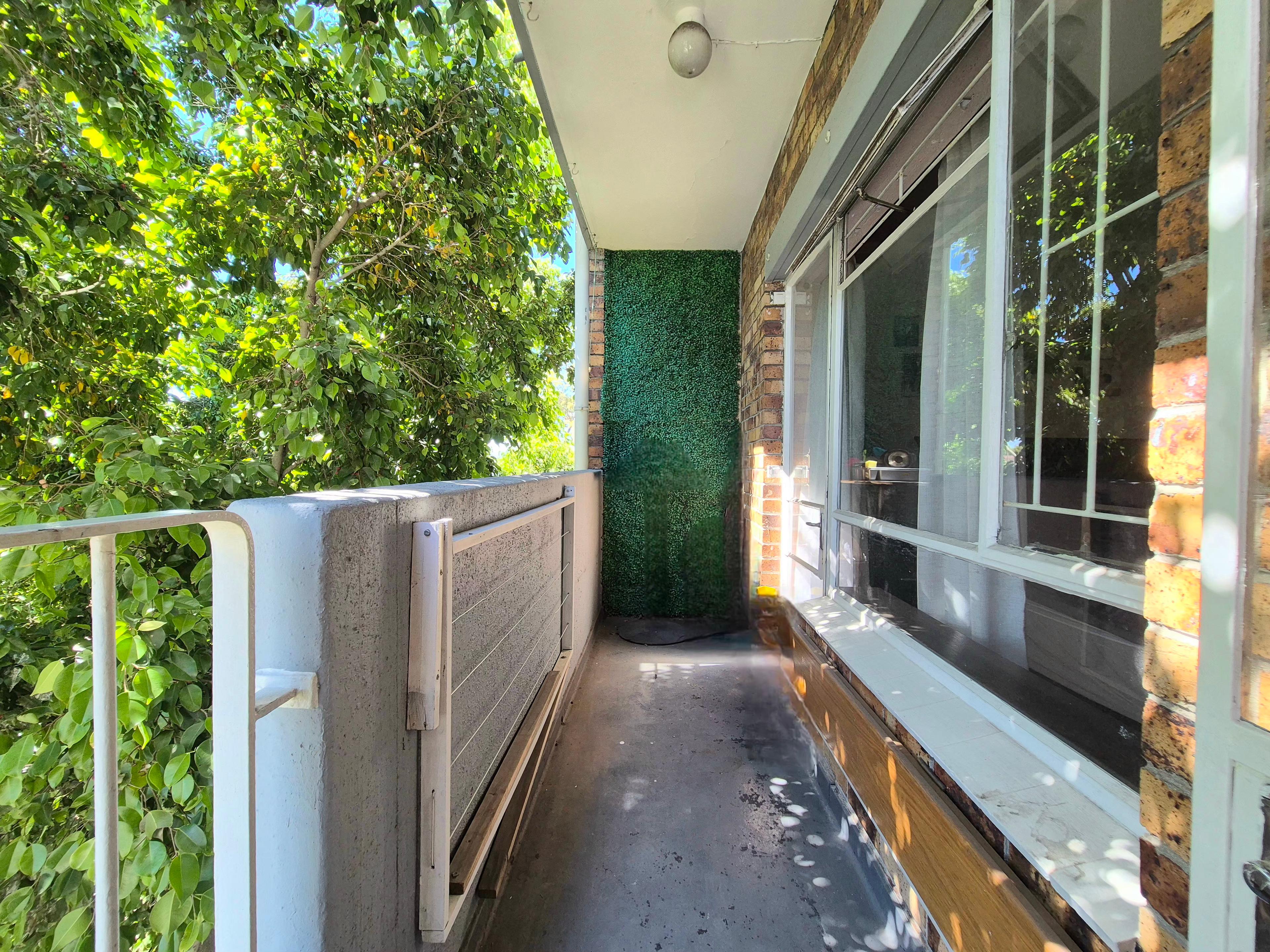 Image 4 of 6