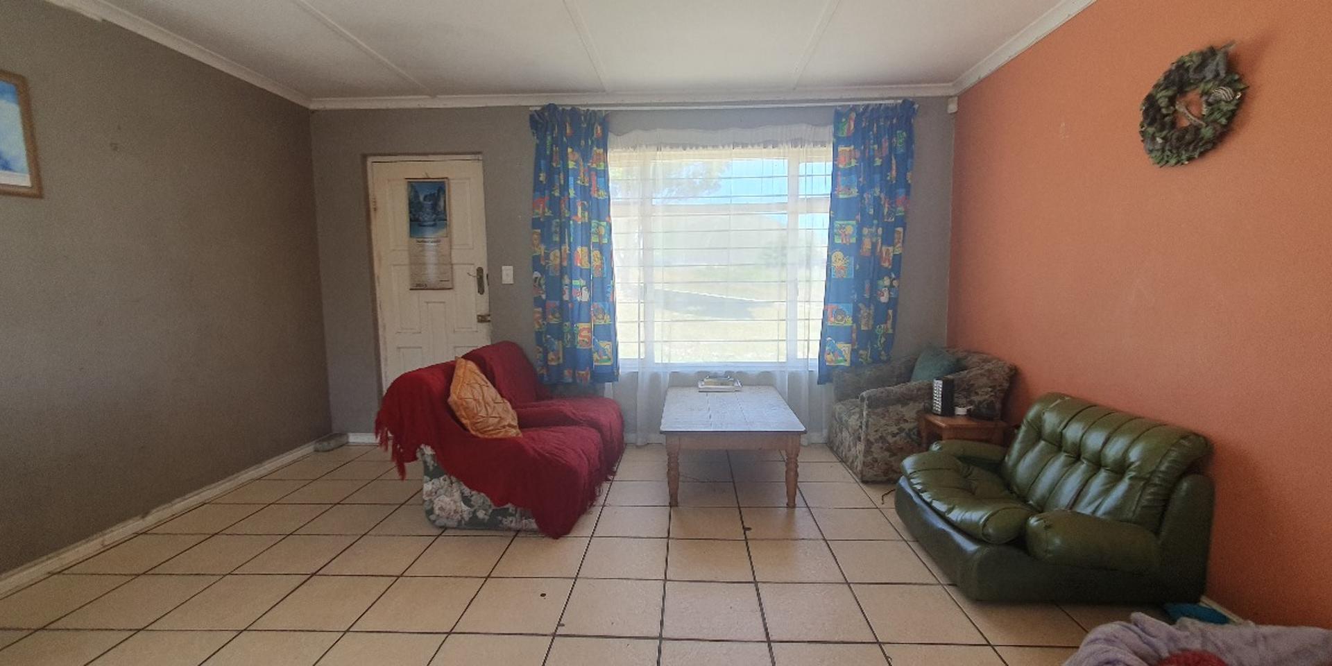 Image 2 of 6