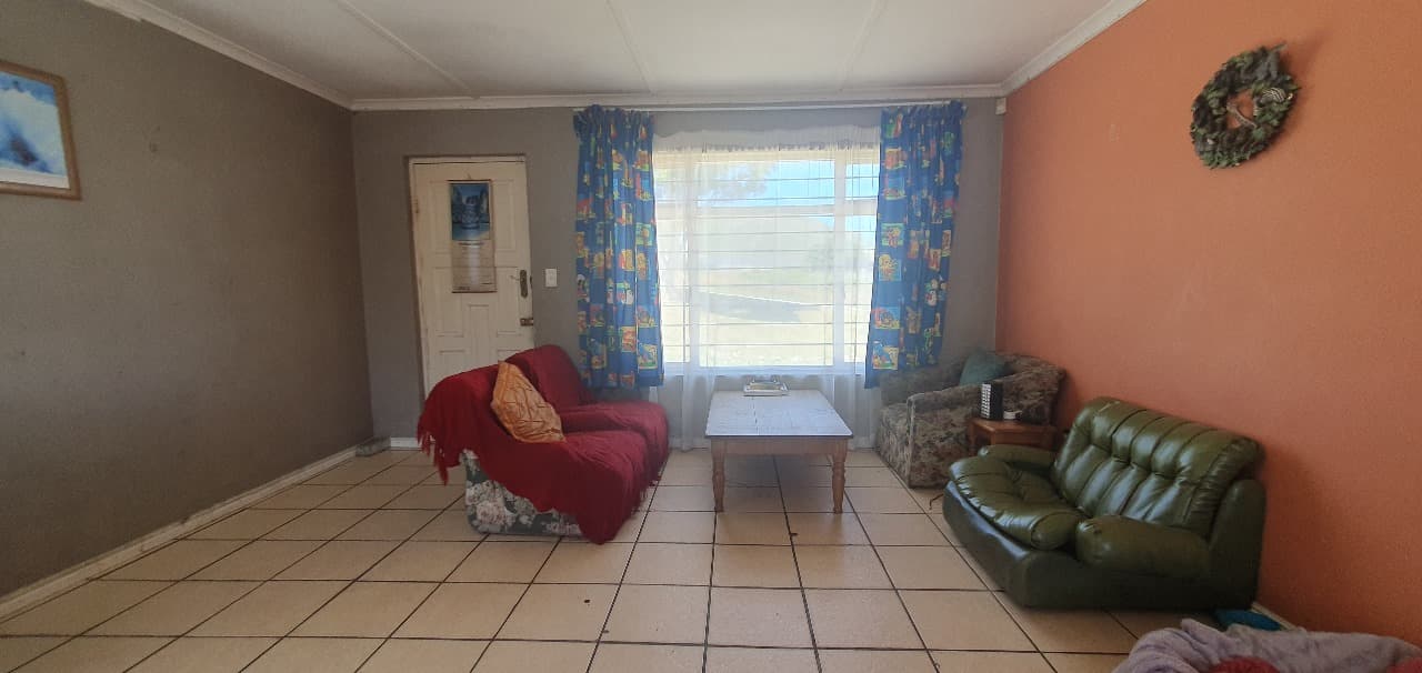Image 2 of 6