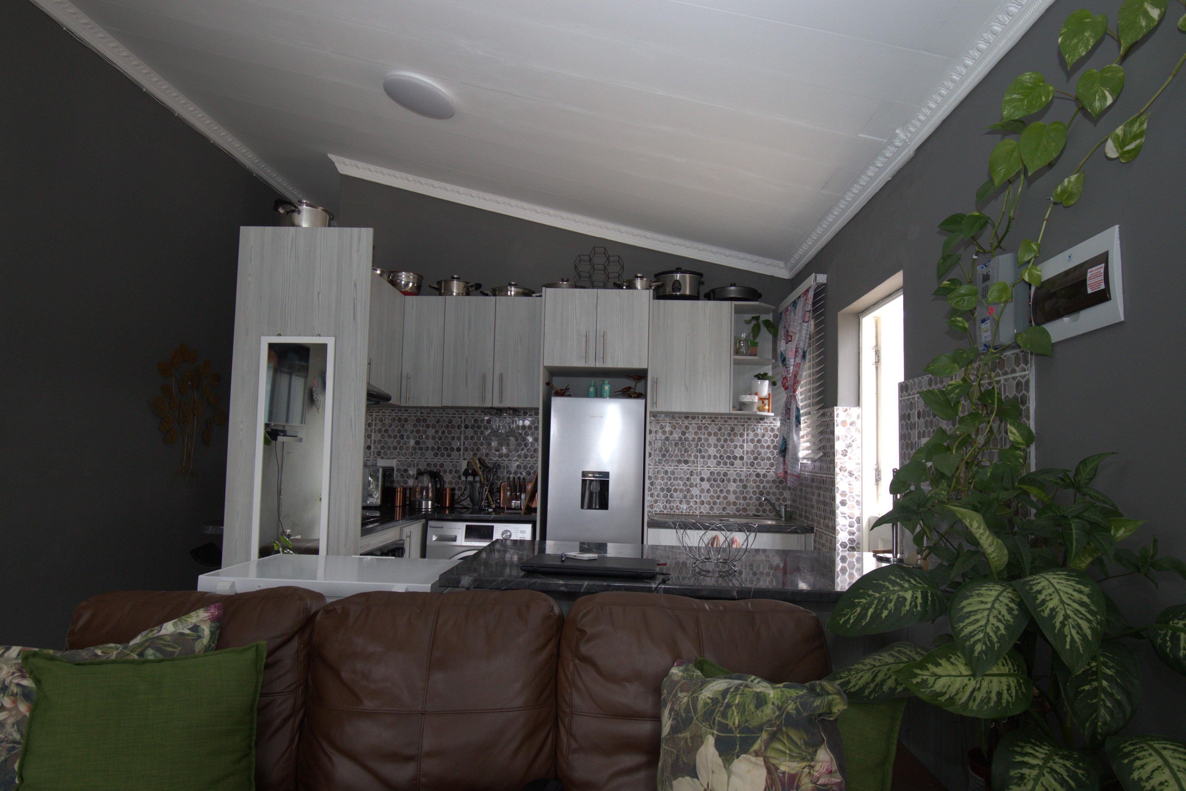 Image 3 of 6