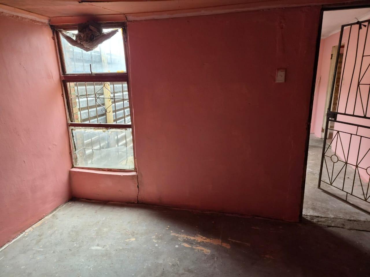 Image 2 of 6