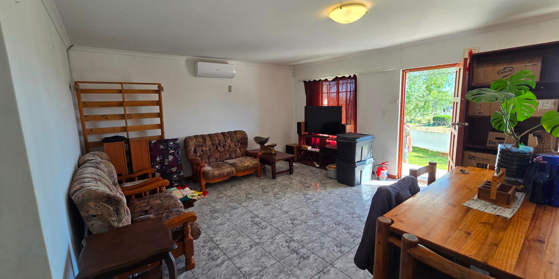 Image 4 of 6