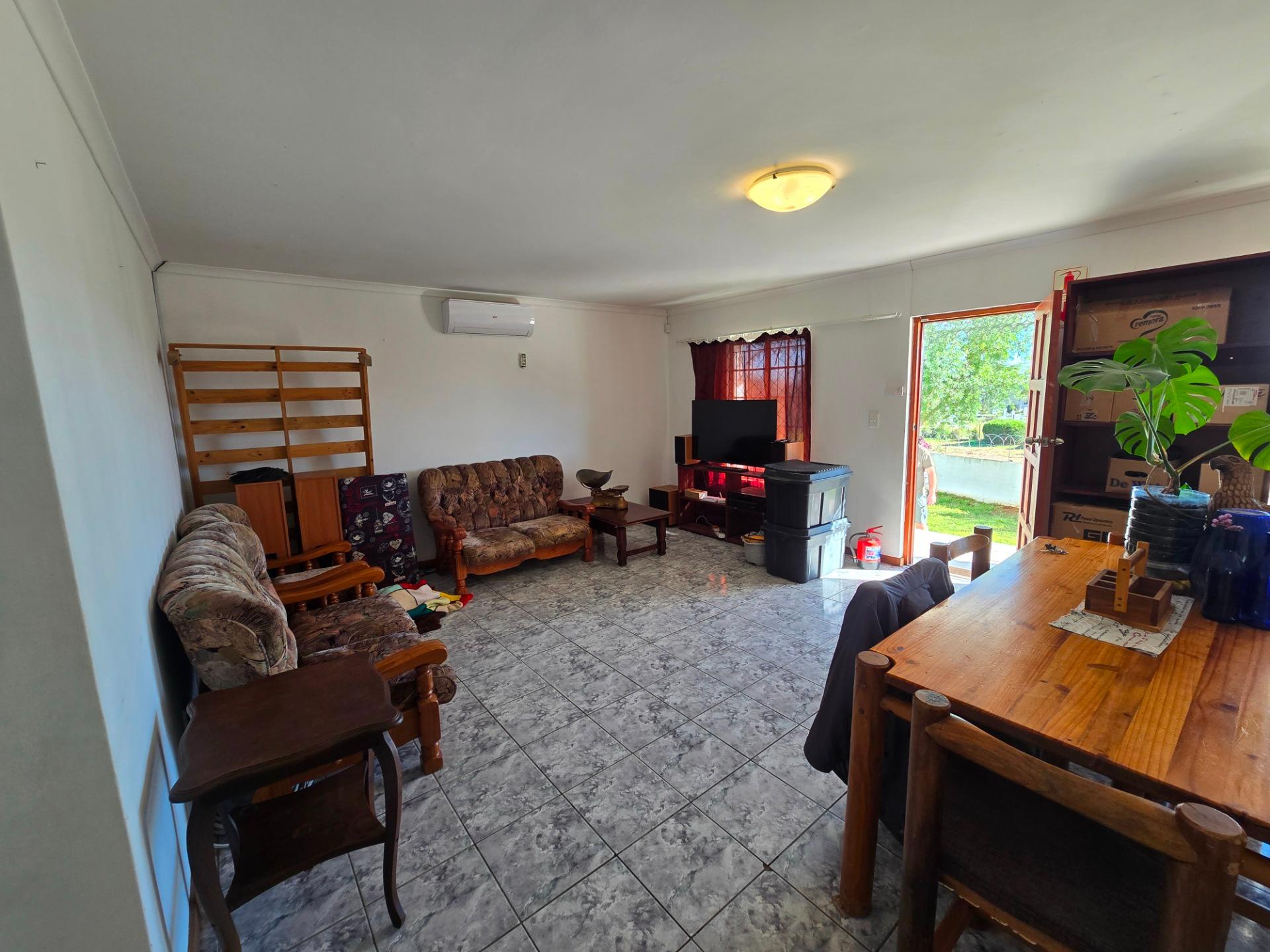 Image 4 of 6