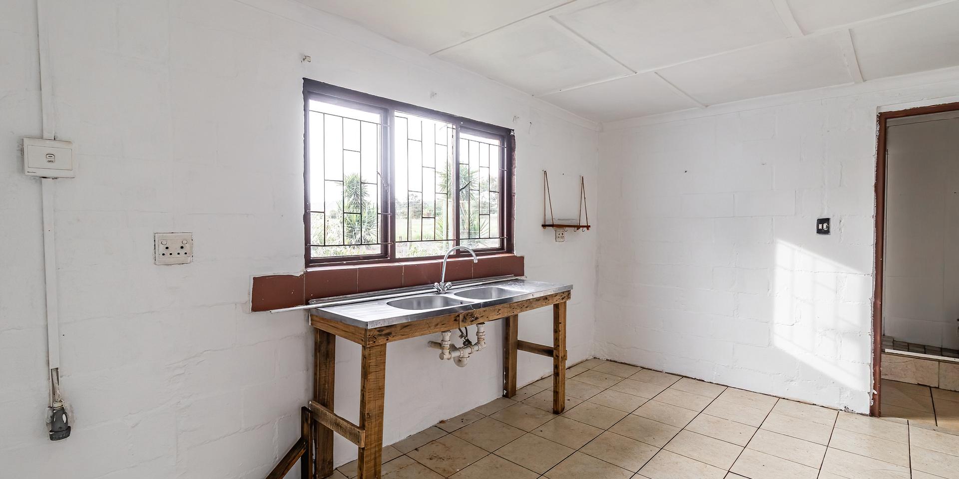 Image 4 of 6