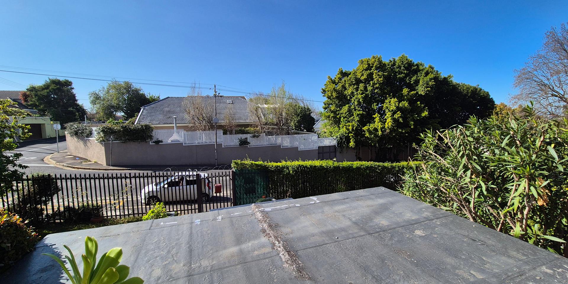 Image 4 of 6