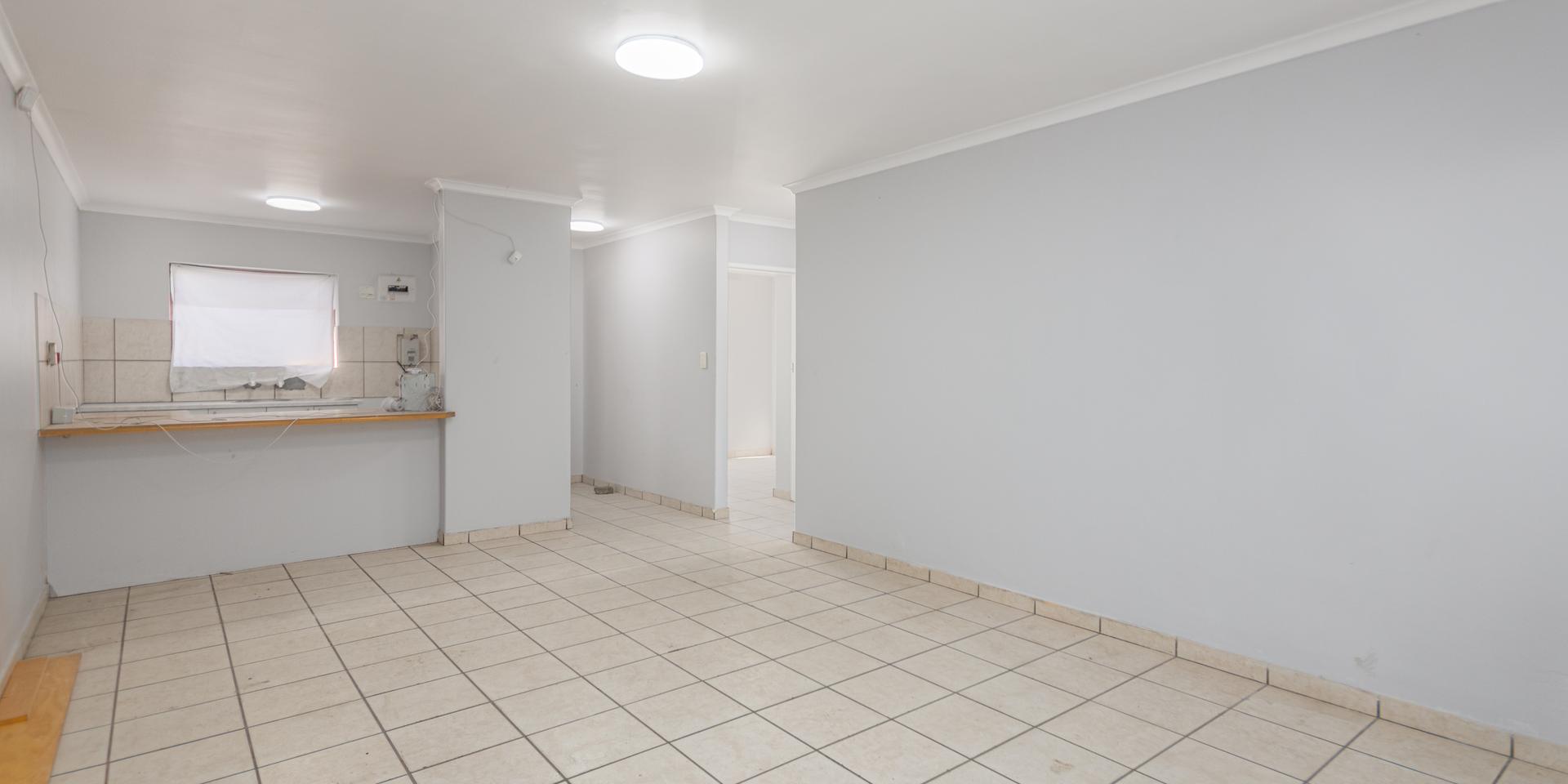 Image 4 of 6