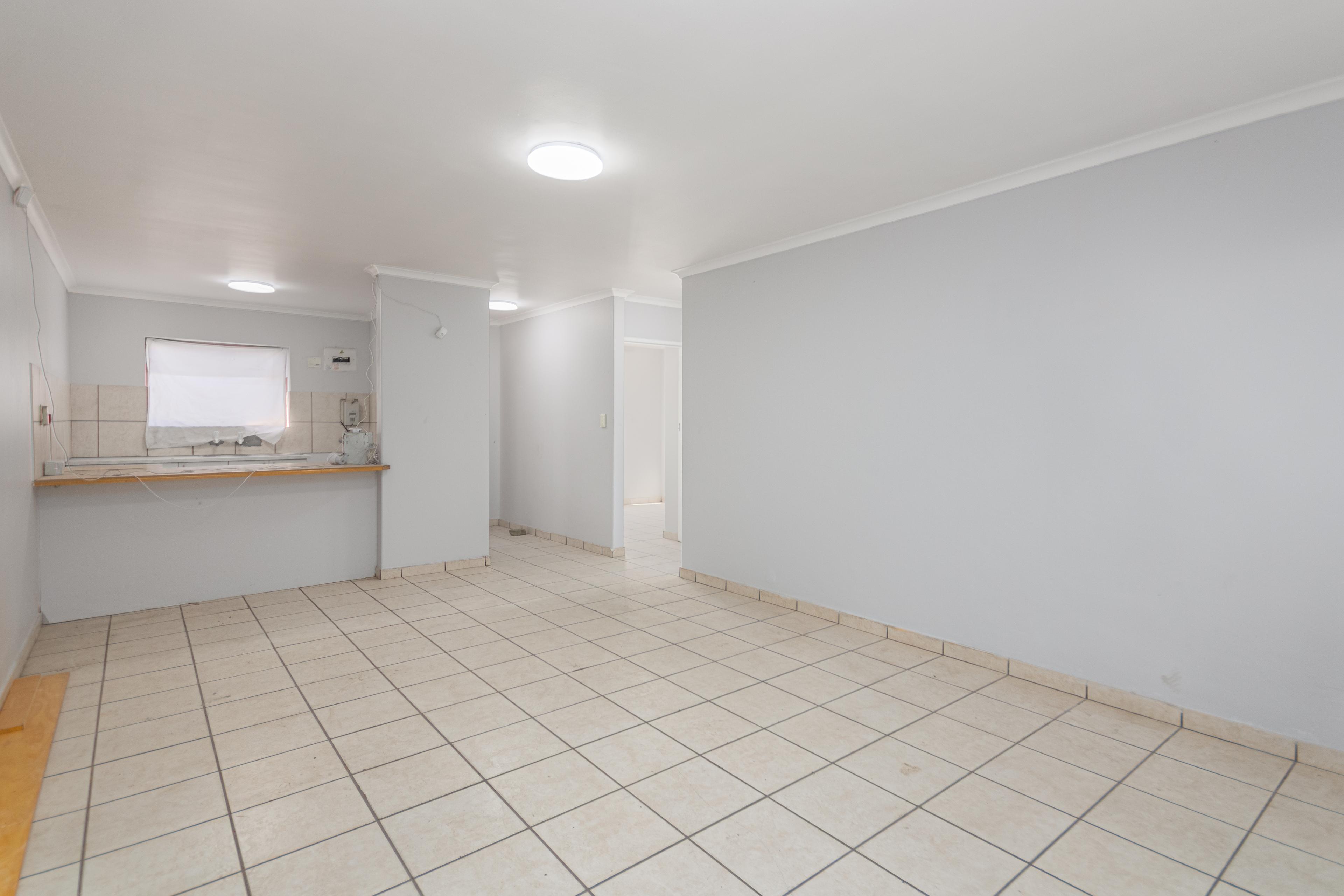 Image 4 of 6
