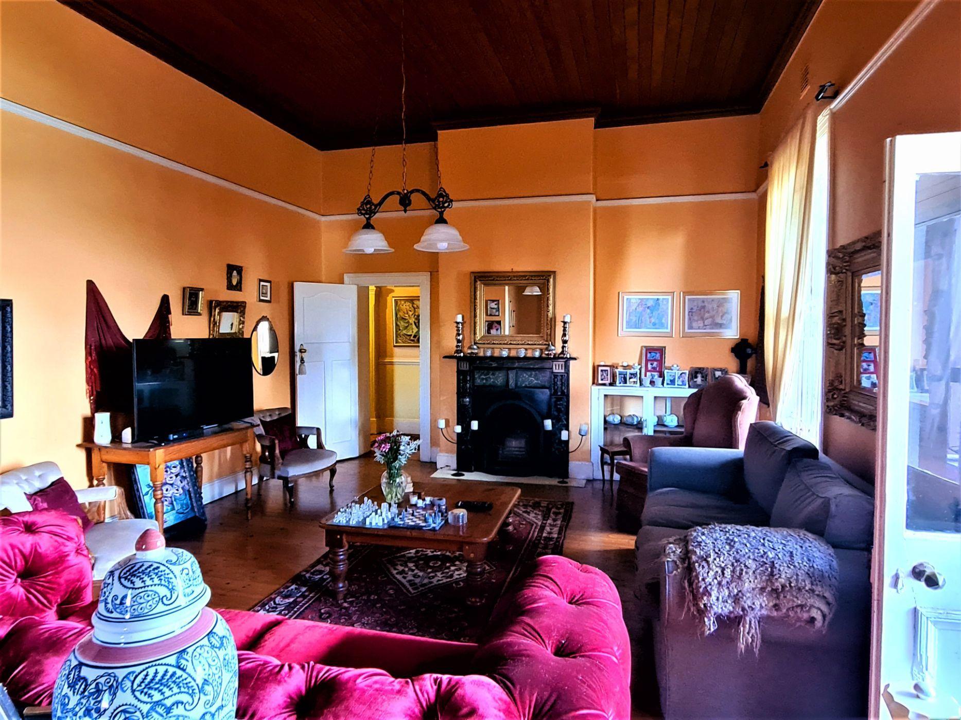 Image 4 of 6