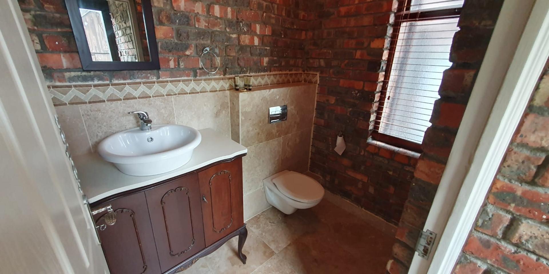 Image 4 of 6