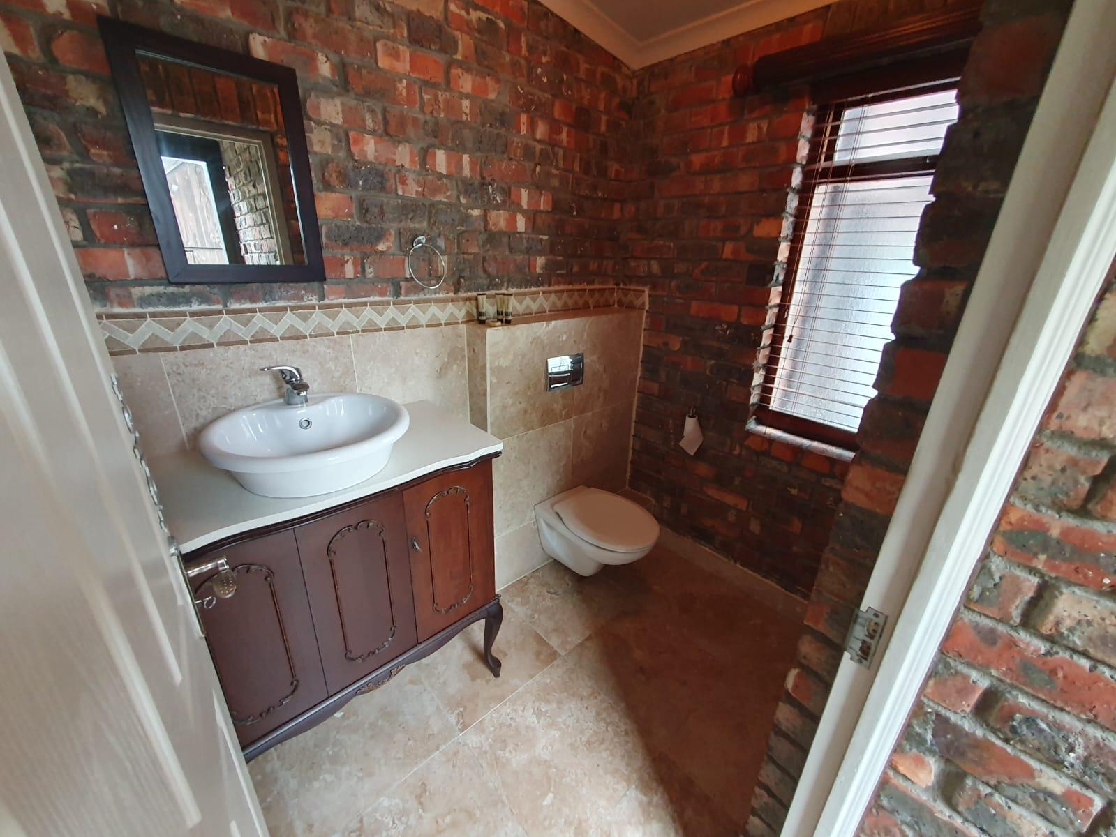 Image 4 of 6