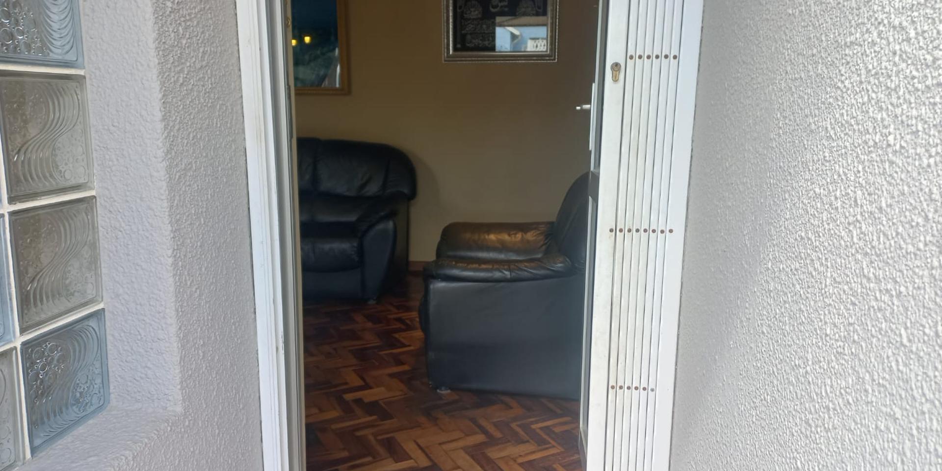 Image 3 of 6