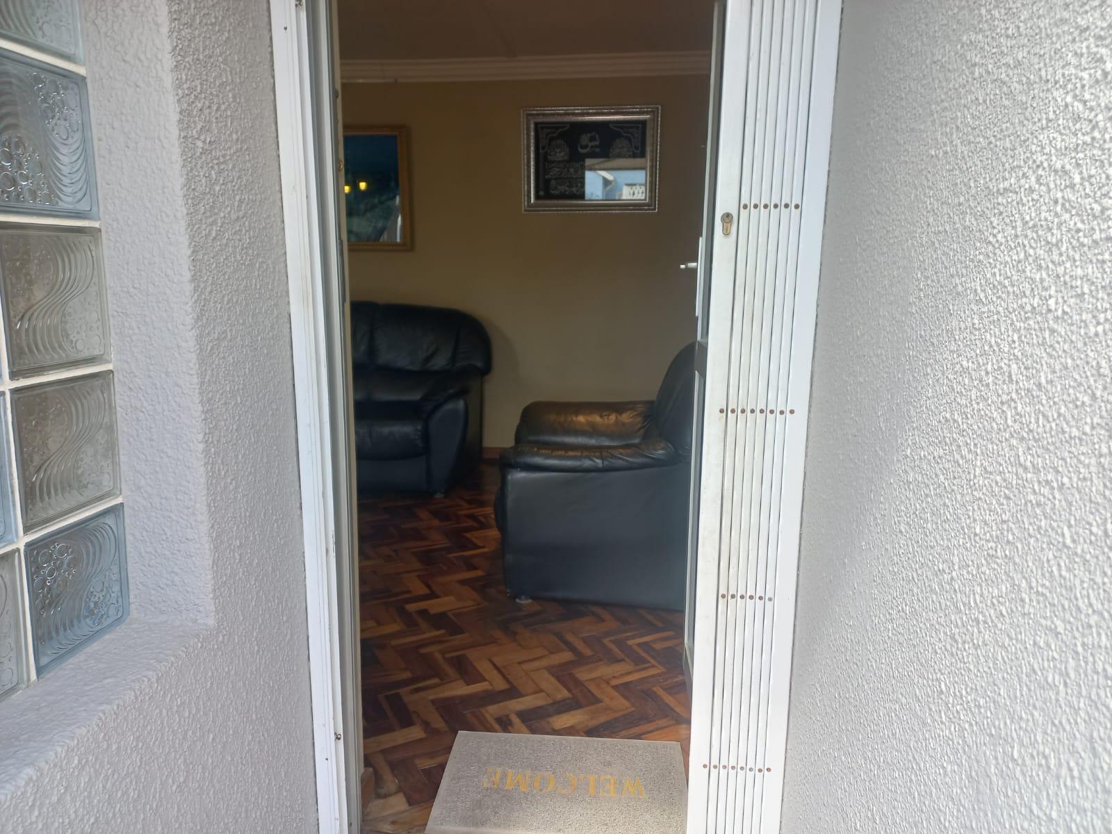 Image 3 of 6