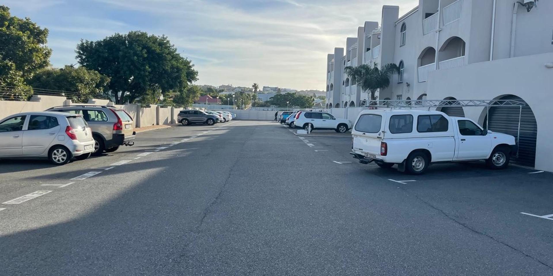 Image 4 of 6