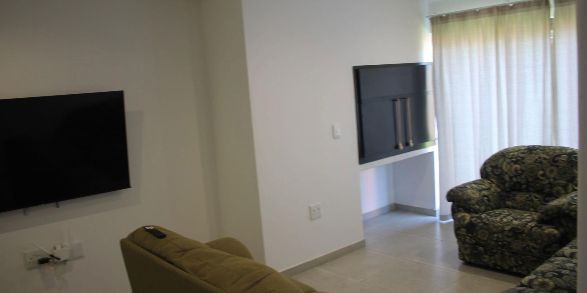 Image 4 of 6