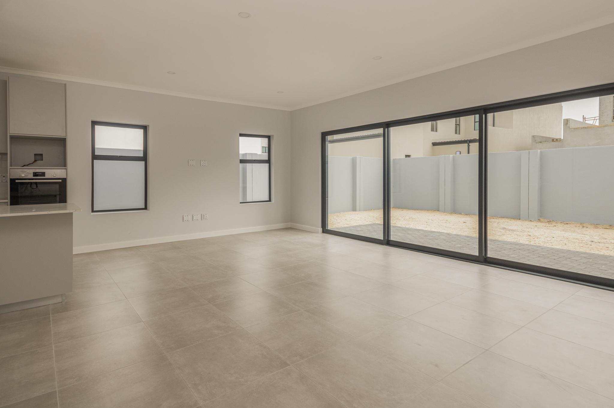 Image 4 of 6