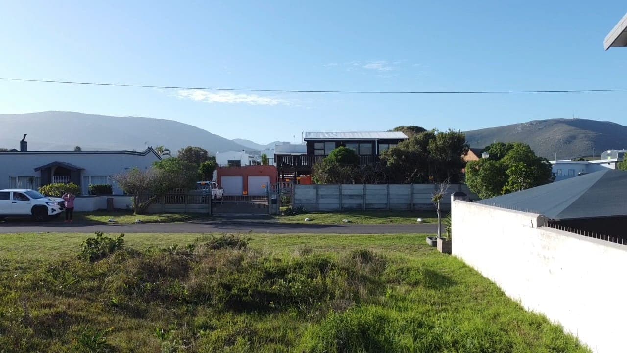 Image 4 of 6