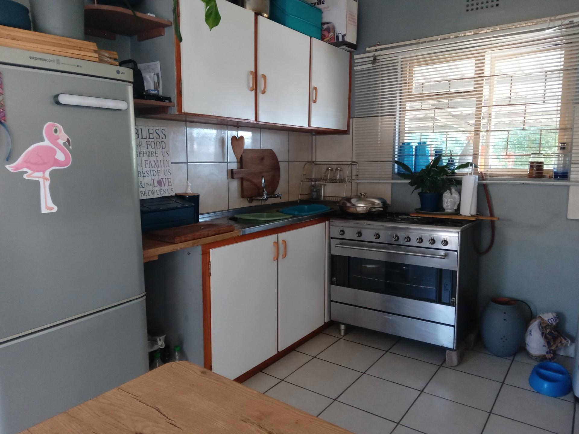 Image 3 of 6