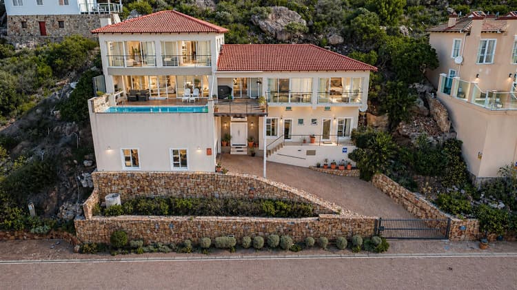 Main property image