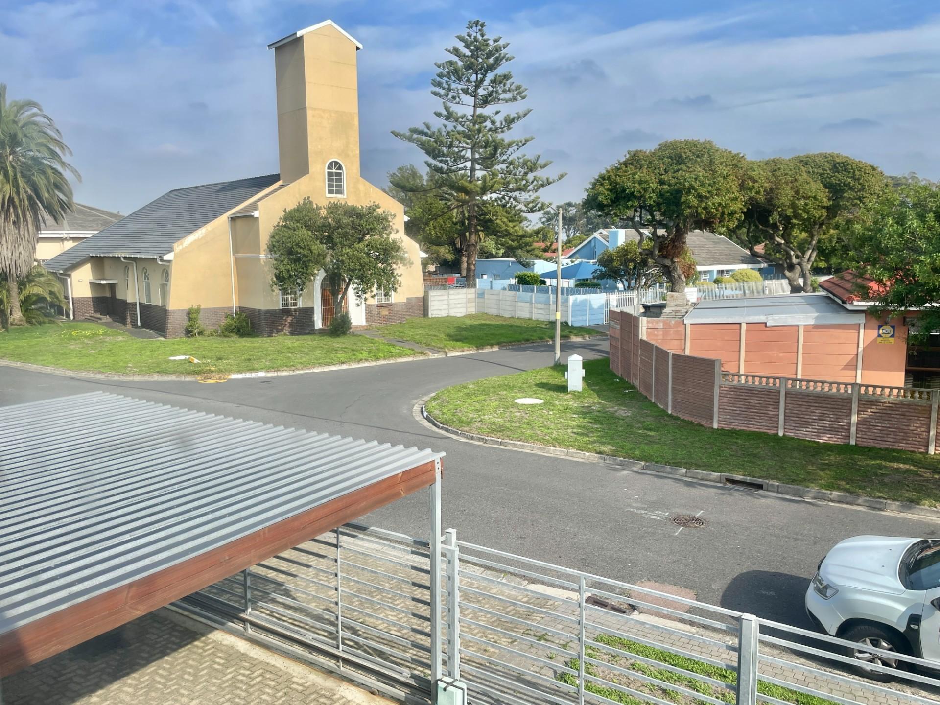 Image 4 of 6