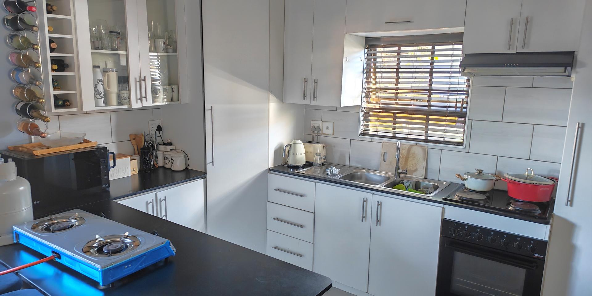 Image 3 of 6