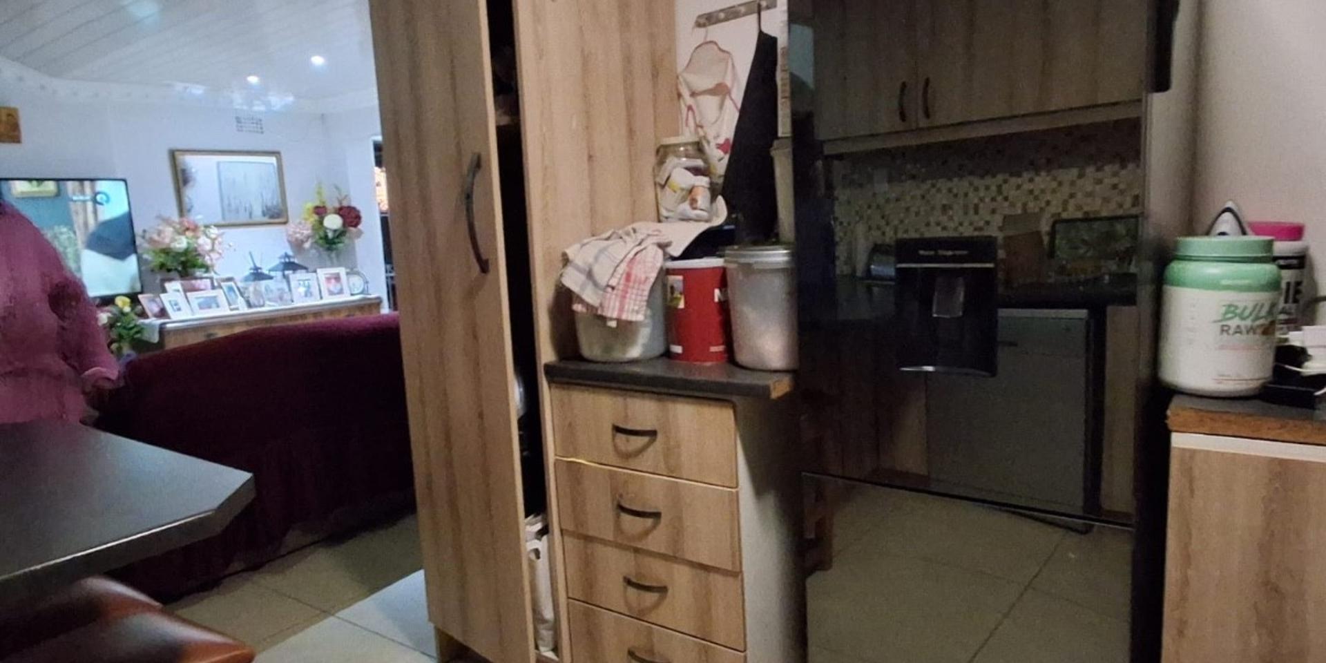 Image 5 of 6