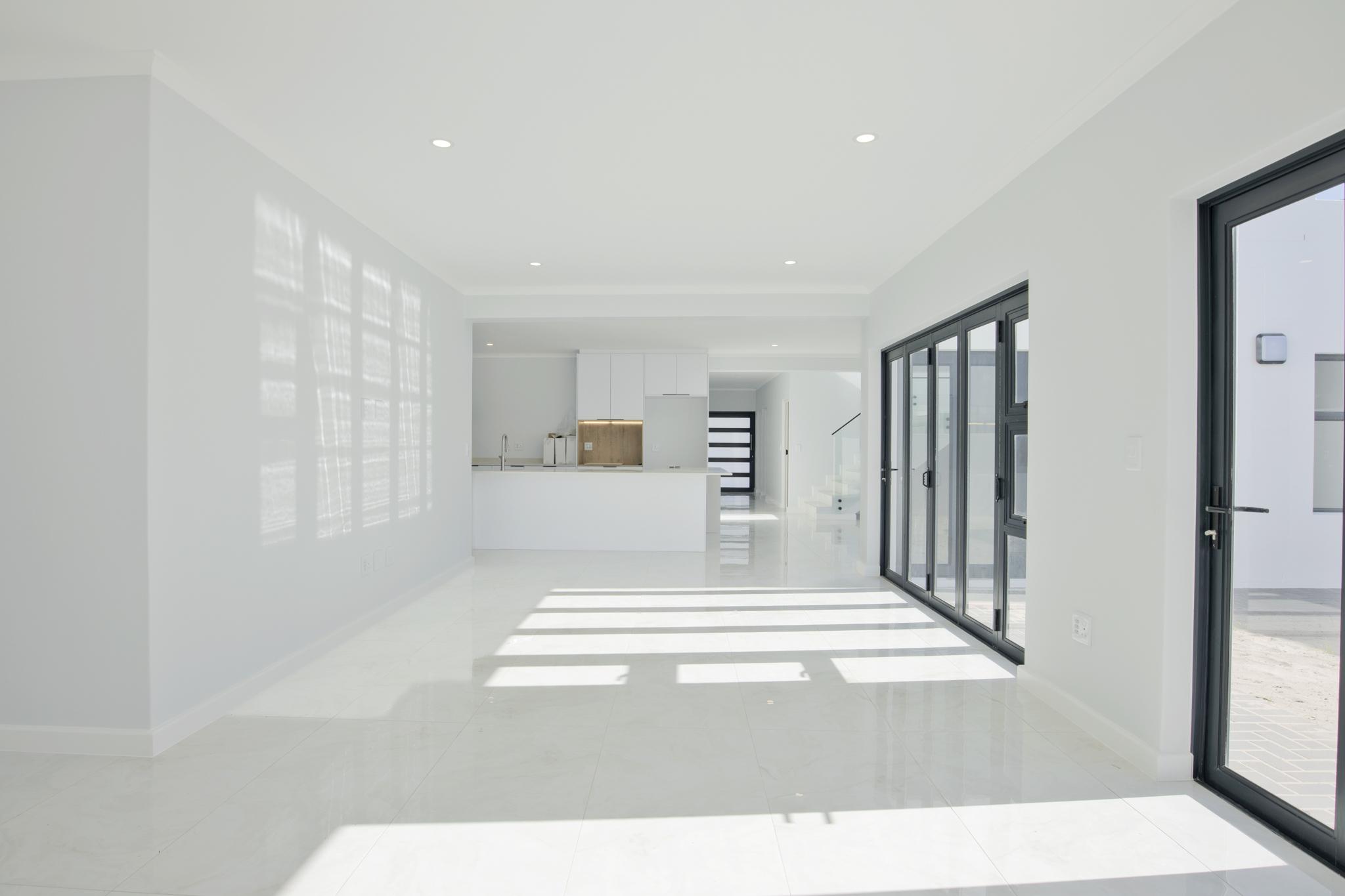 Image 2 of 6