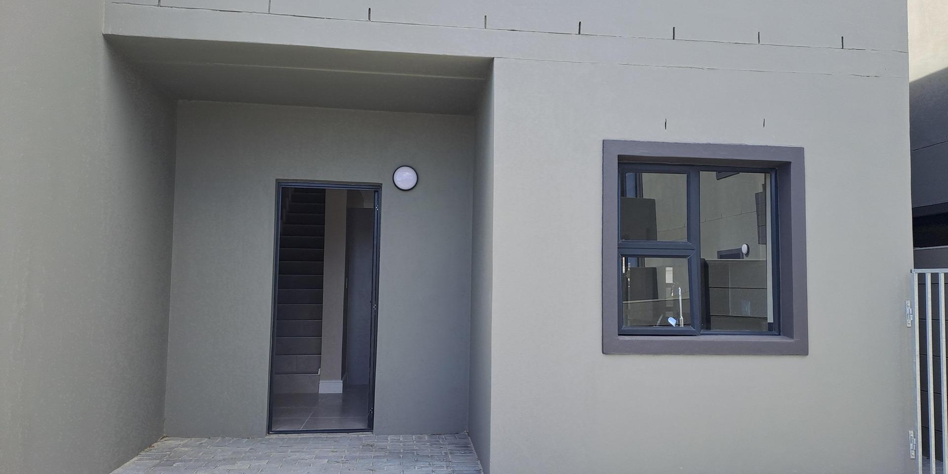 Image 2 of 6