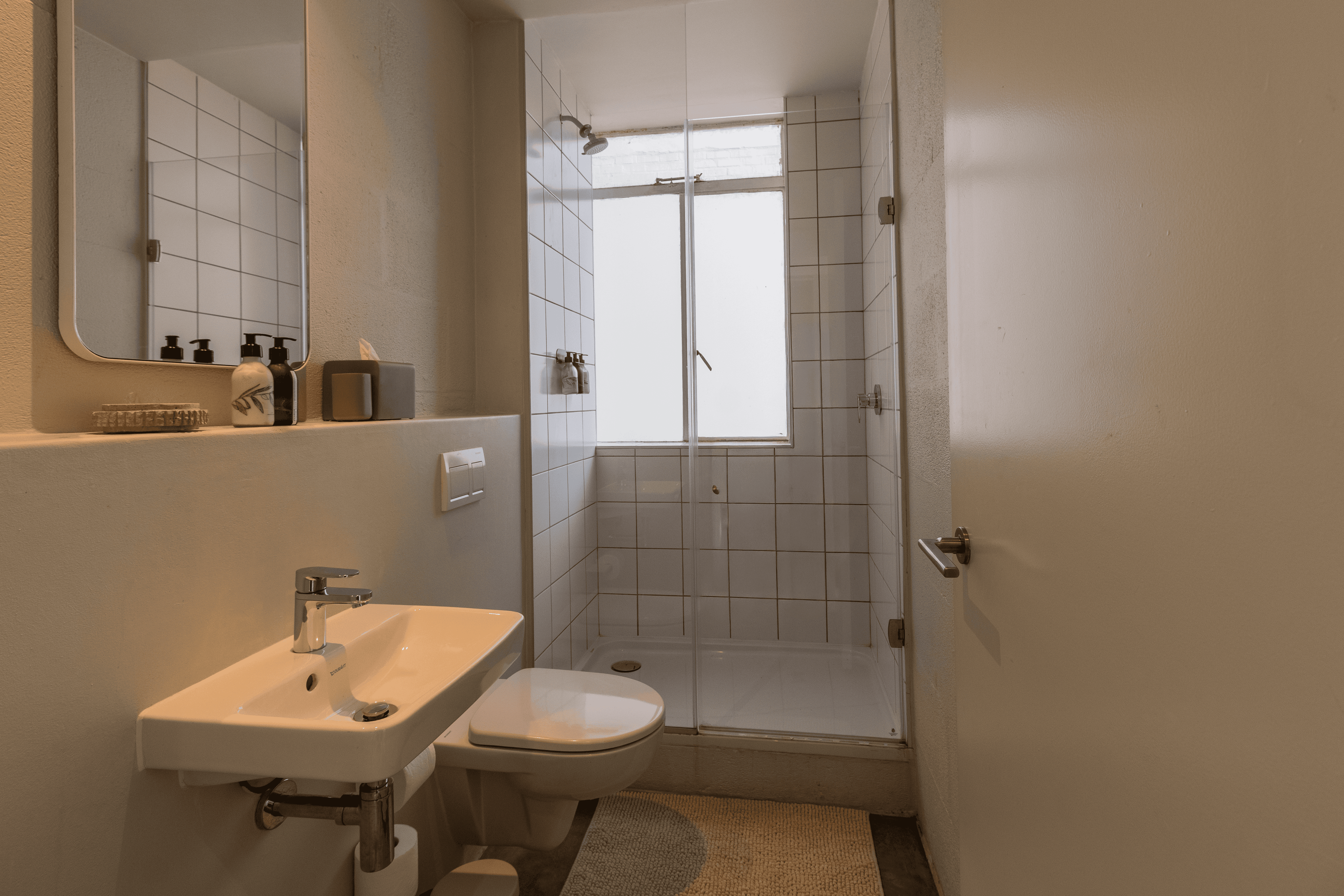 Image 4 of 6