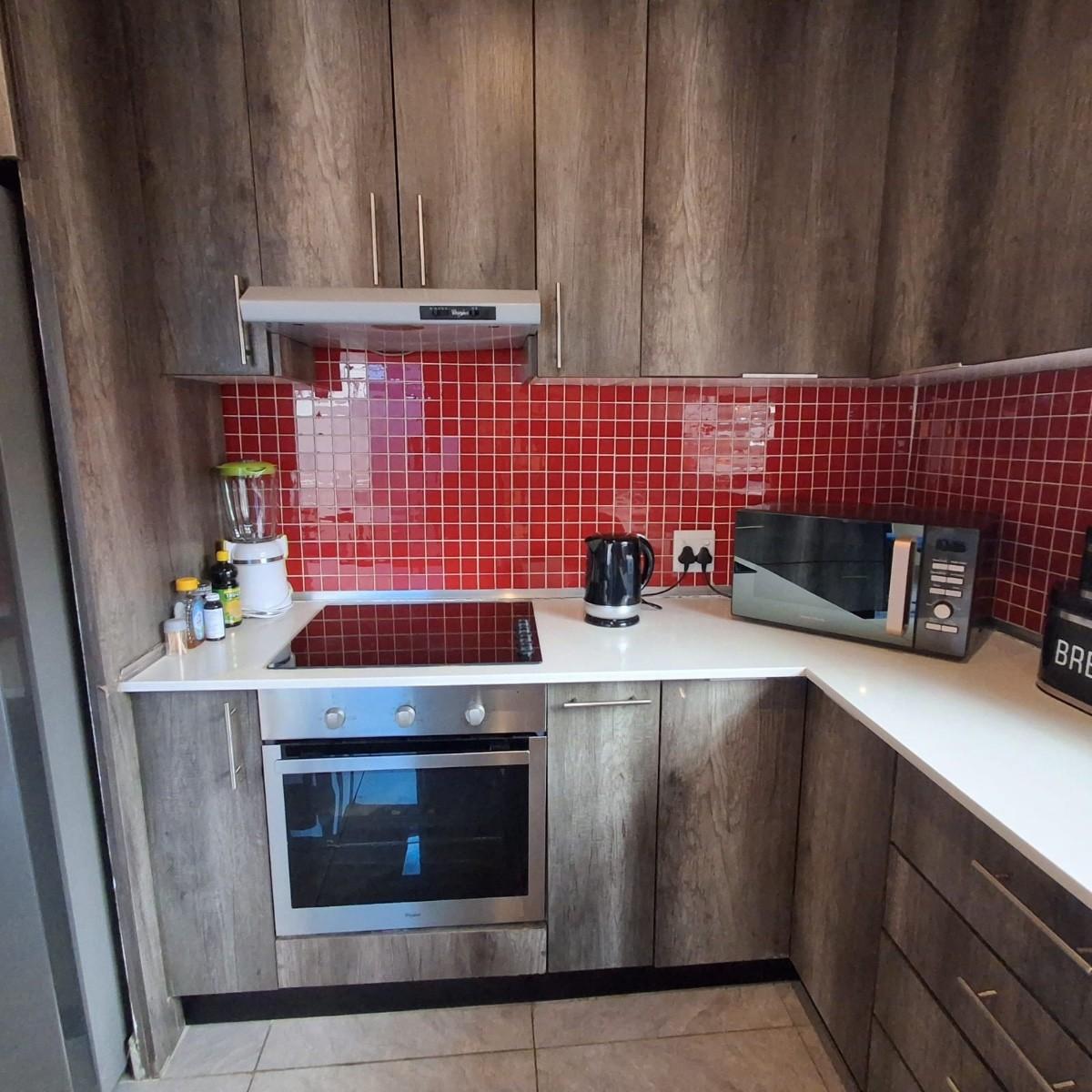Image 4 of 6