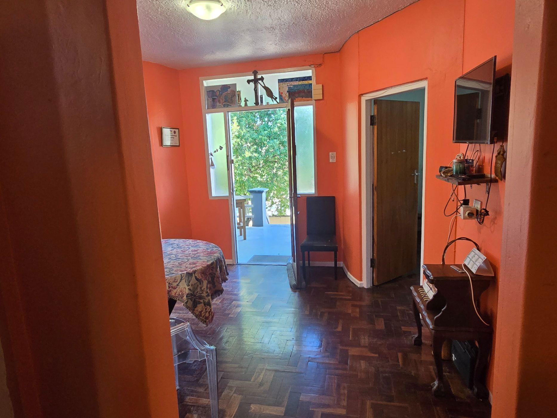 Image 4 of 6
