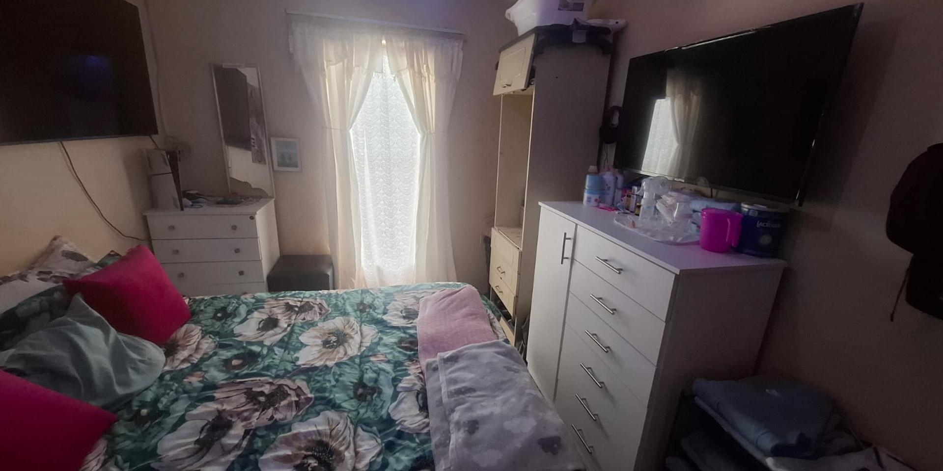Image 5 of 6