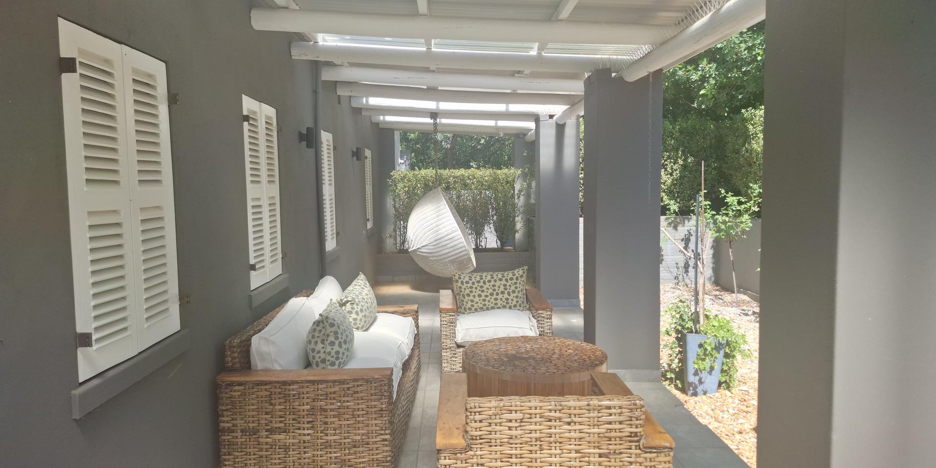 Image 4 of 6