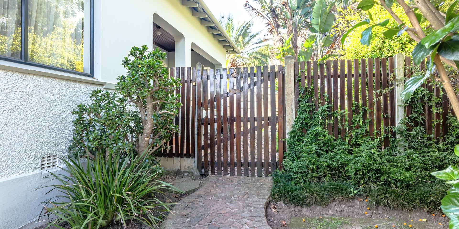 Image 4 of 6
