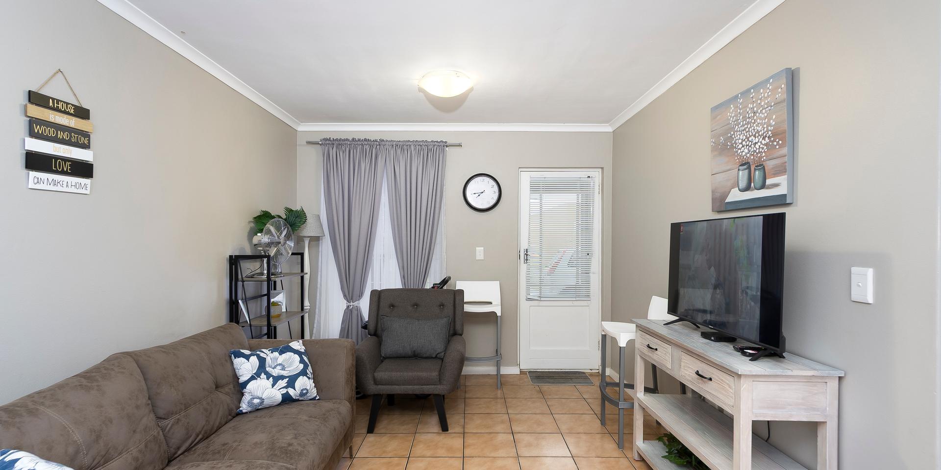 Image 4 of 6