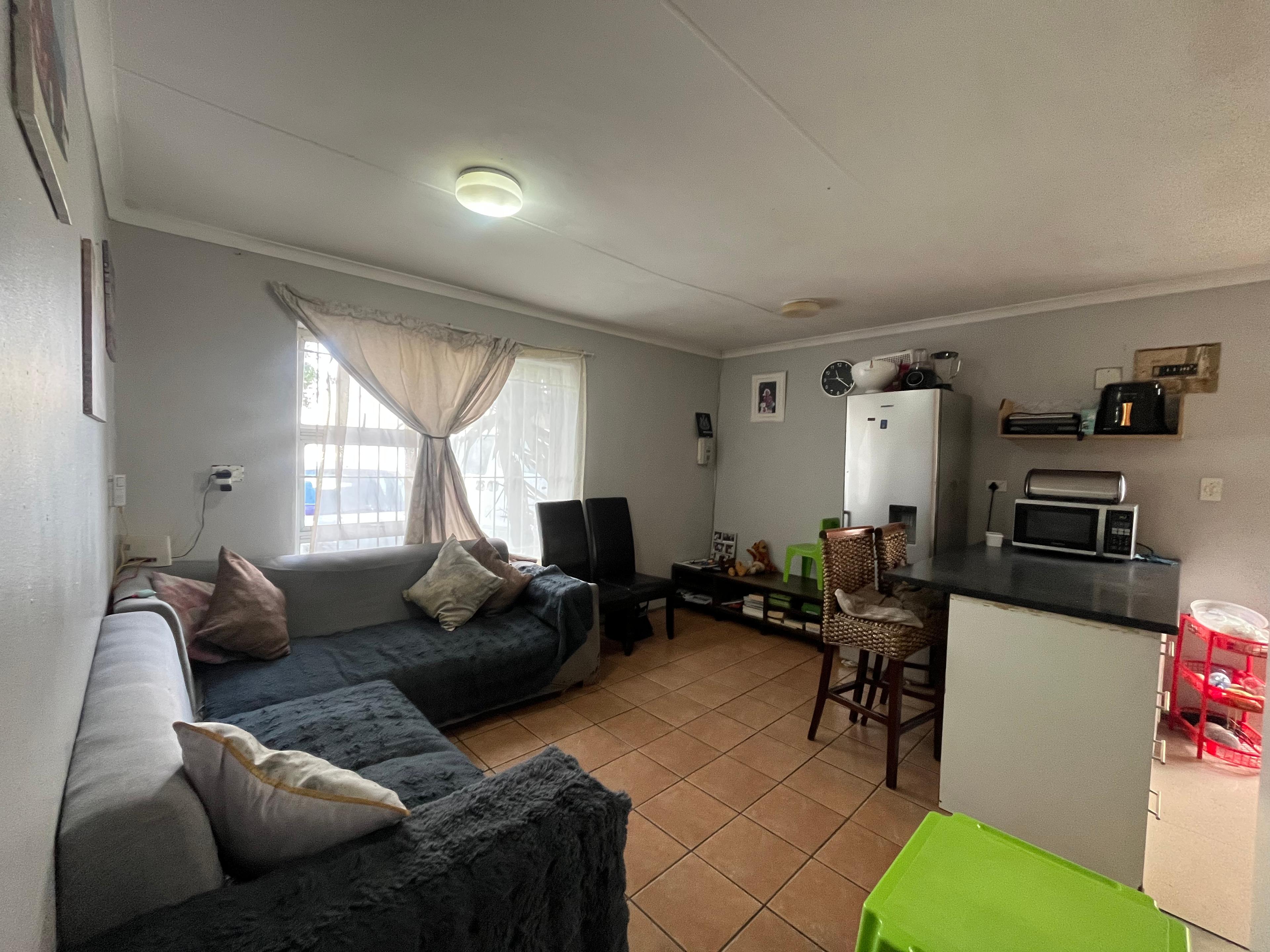 Image 2 of 6