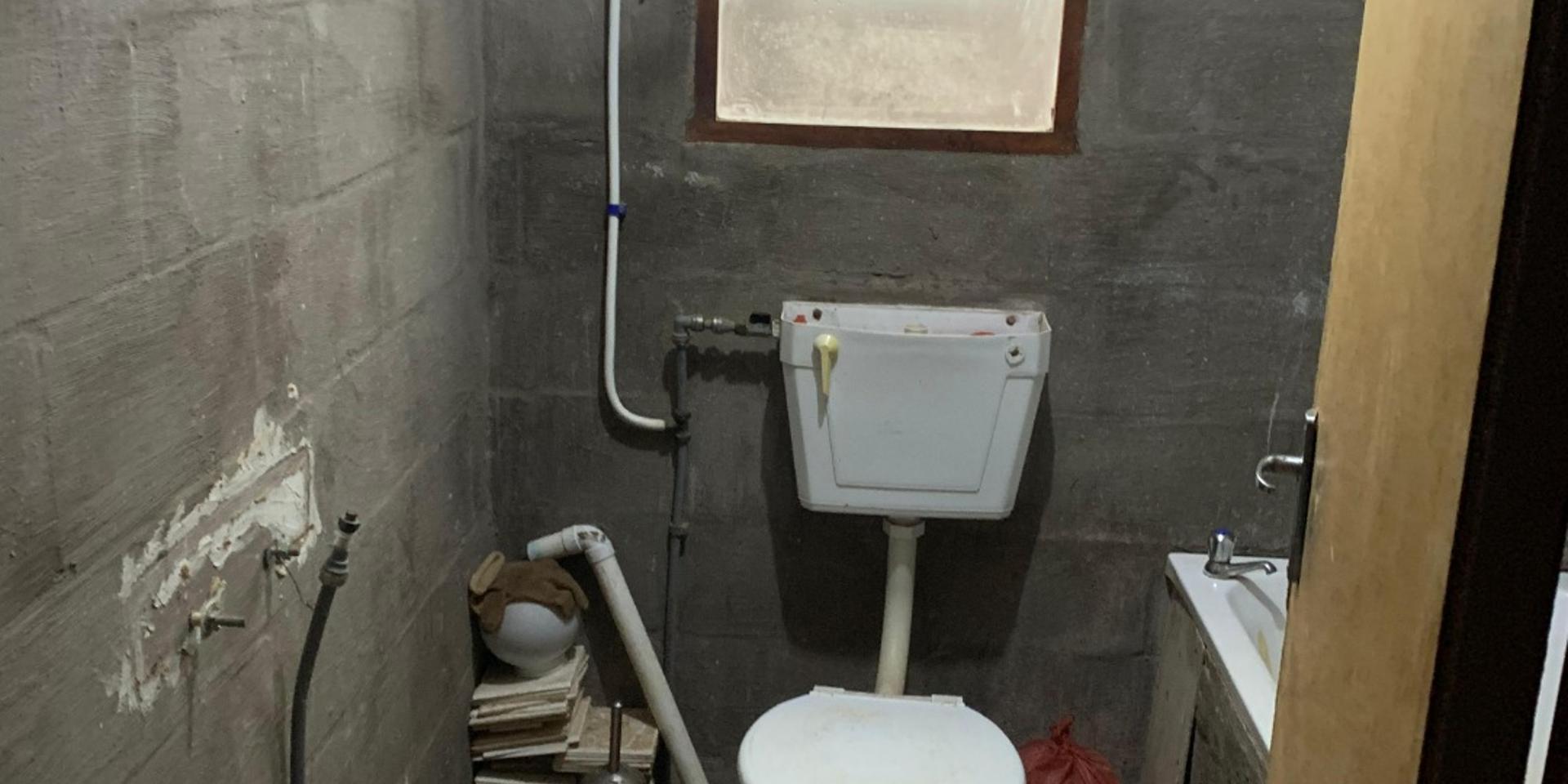 Image 4 of 6