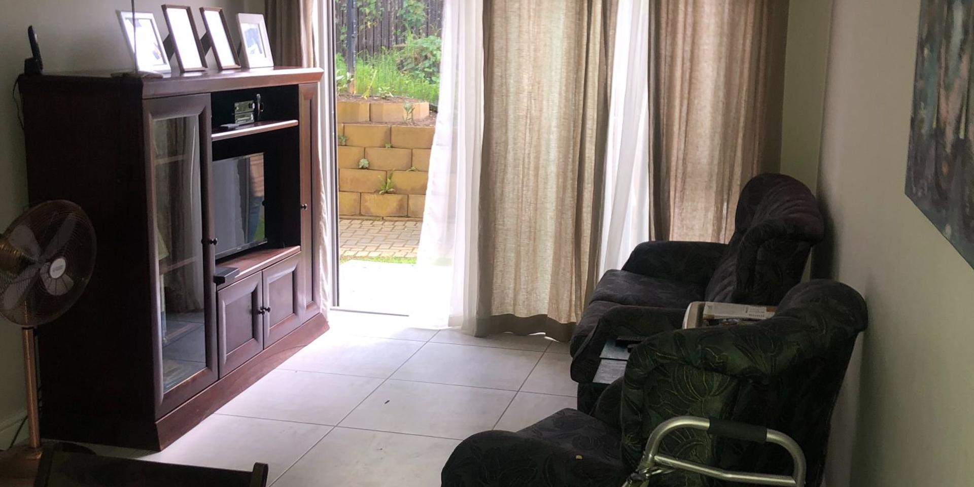 Image 4 of 6