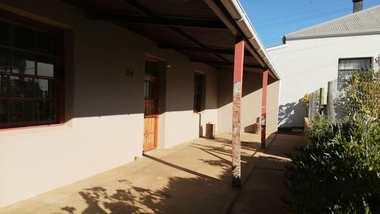 Image 3 of 6