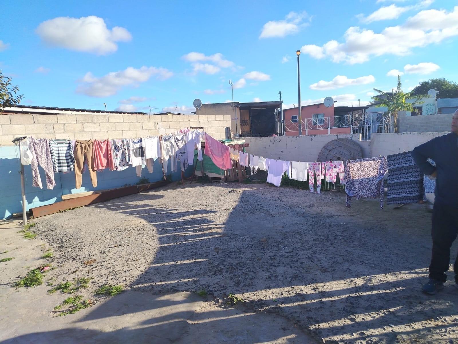 Image 4 of 6