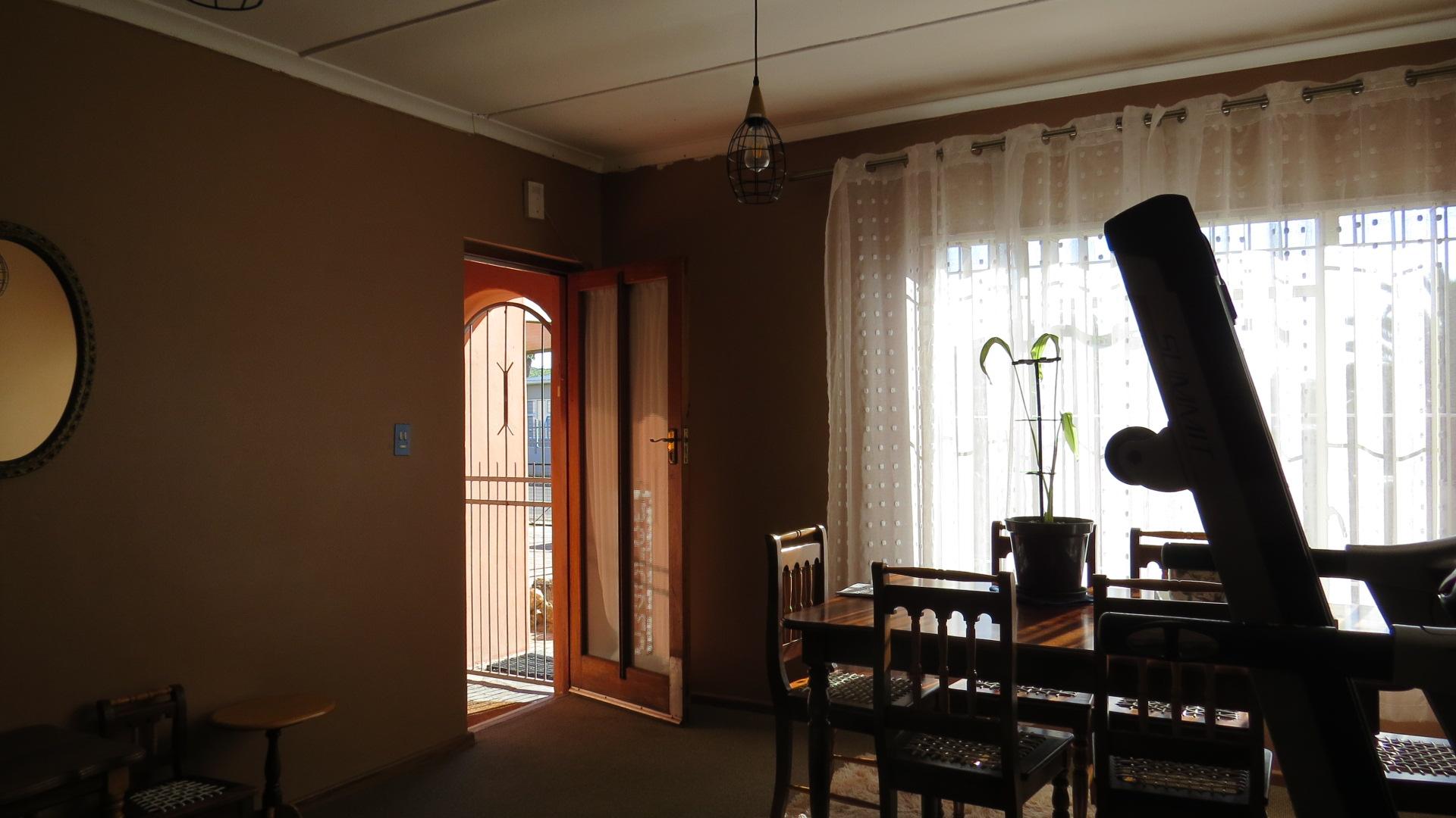 Image 2 of 6